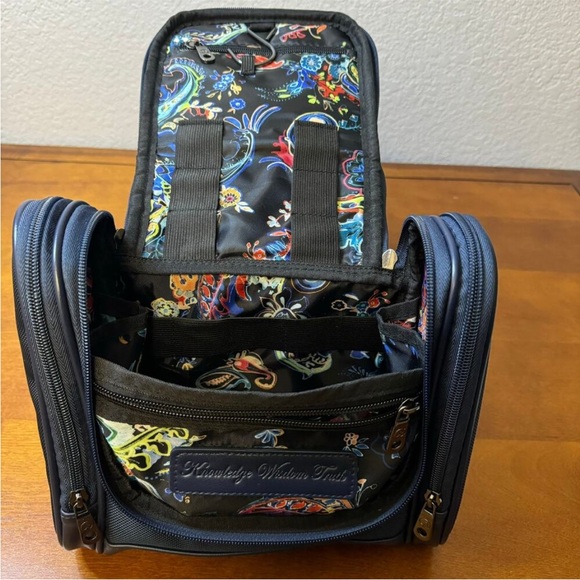 New Robert Graham Armageddon Max Hanging Toiletry Bag Navy Blue - Picture 12 of 16